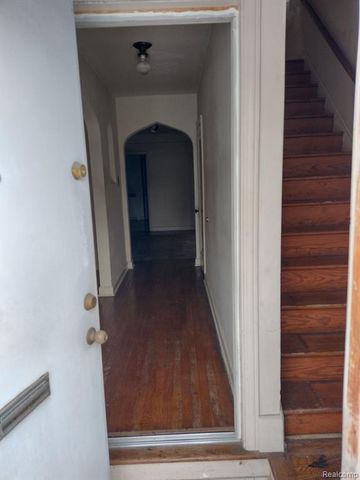 4440 Elmwood Street, Detroit, MI 48207