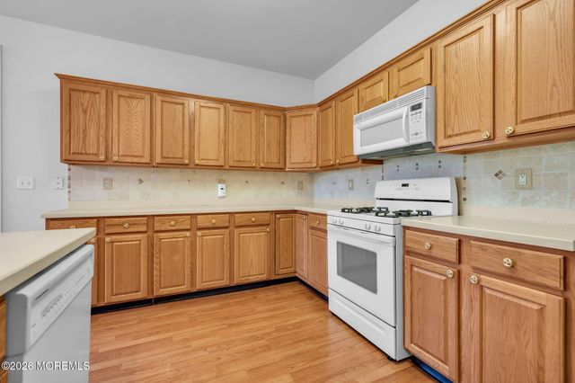 52 Bunker Hill Drive, Allentown, NJ 08501