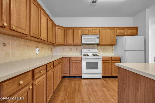 52 Bunker Hill Drive, Allentown, NJ 08501