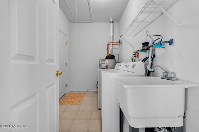 52 Bunker Hill Drive, Allentown, NJ 08501