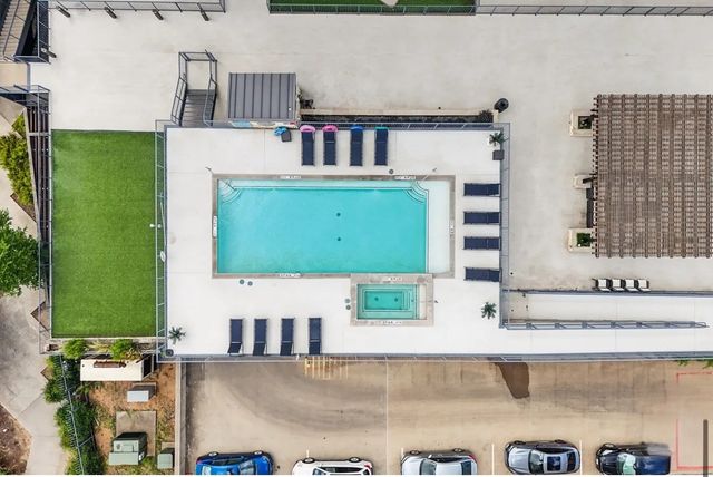 1001 Belleview Street 204, Dallas, TX 75215