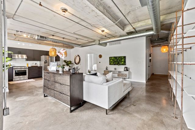 1001 Belleview Street 204, Dallas, TX 75215