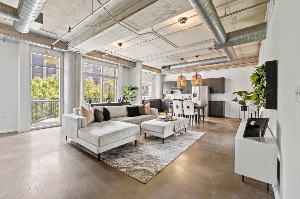 1001 Belleview Street 204, Dallas, TX 75215