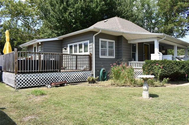 545 N 8th Street, Lawrence, KS 66044