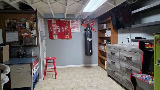 545 N 8th Street, Lawrence, KS 66044