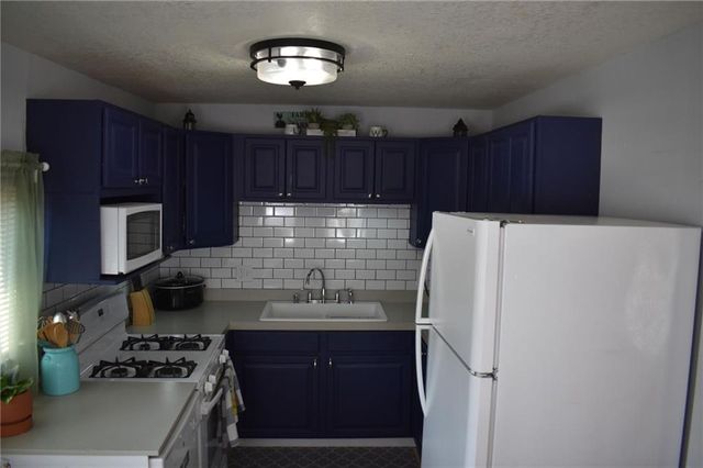 545 N 8th Street, Lawrence, KS 66044