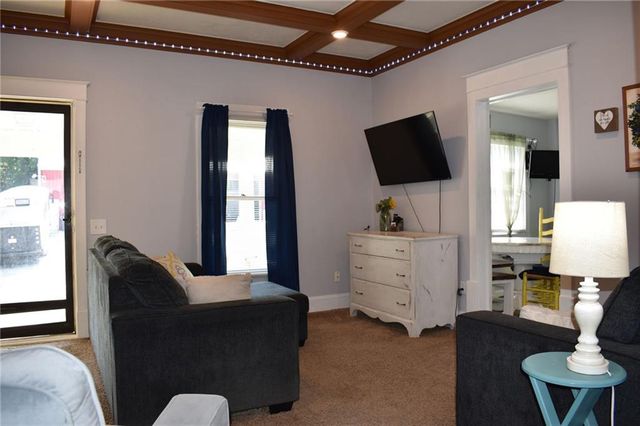 545 N 8th Street, Lawrence, KS 66044