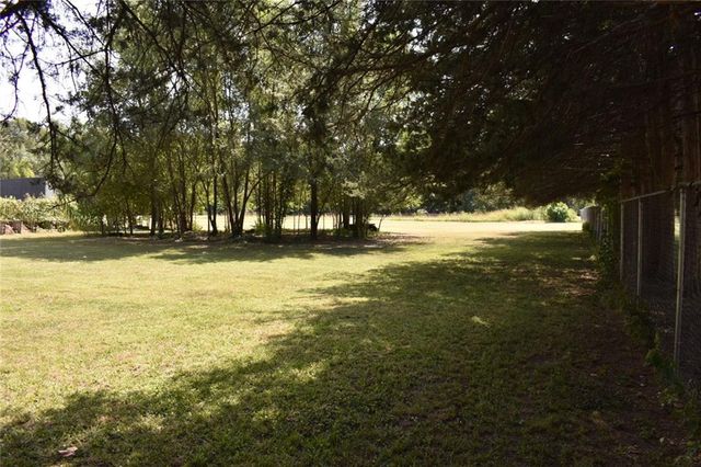 545 N 8th Street, Lawrence, KS 66044