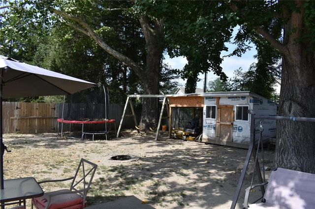 545 N 8th Street, Lawrence, KS 66044