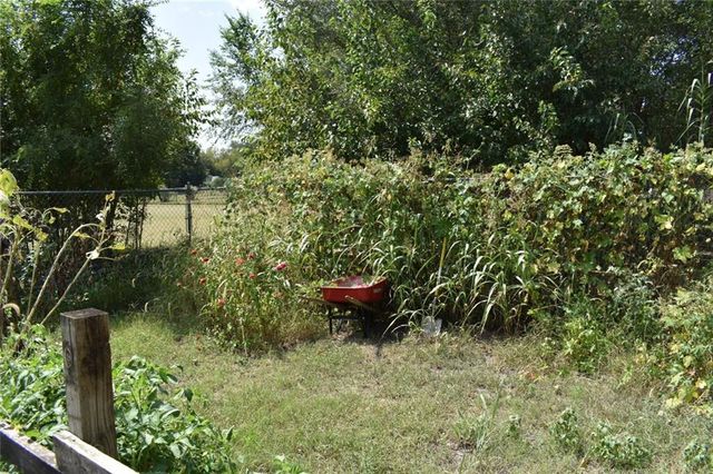 545 N 8th Street, Lawrence, KS 66044