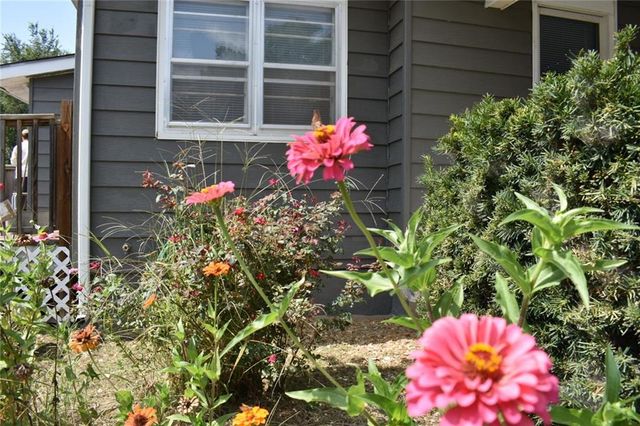 545 N 8th Street, Lawrence, KS 66044