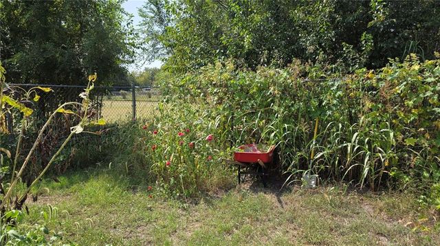 545 N 8th Street, Lawrence, KS 66044