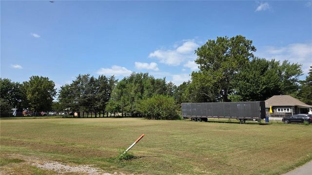 545 N 8th Street, Lawrence, KS 66044