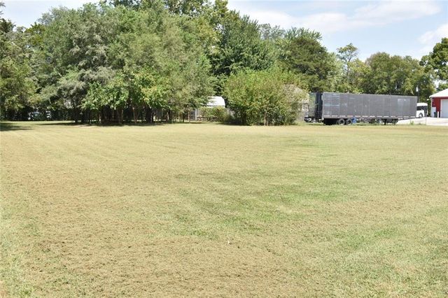 545 N 8th Street, Lawrence, KS 66044