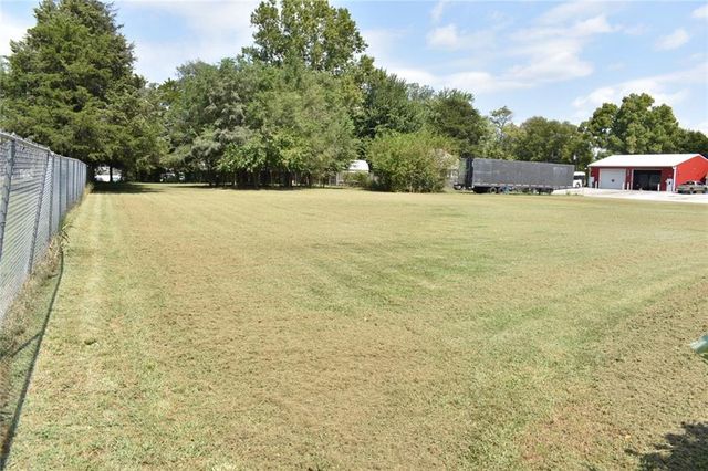 545 N 8th Street, Lawrence, KS 66044