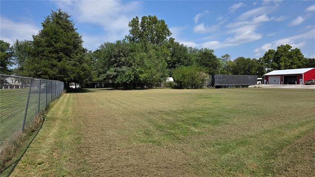 545 N 8th Street, Lawrence, KS 66044