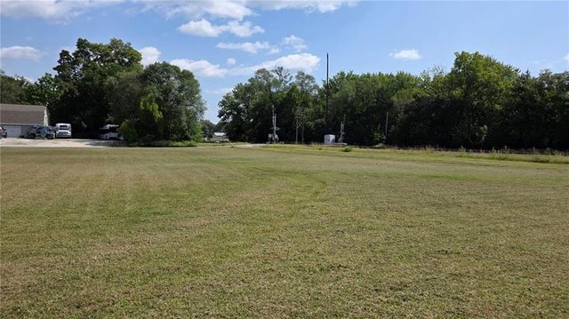 545 N 8th Street, Lawrence, KS 66044