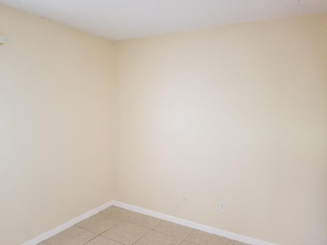 6023 10th Avenue N 114, Greenacres, FL 33463