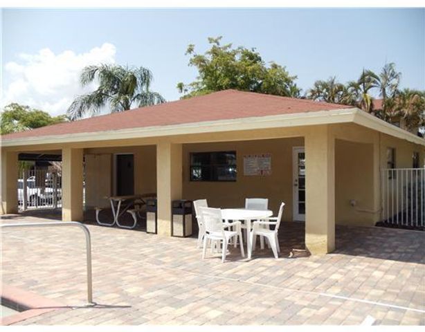 6023 10th Avenue N 114, Greenacres, FL 33463