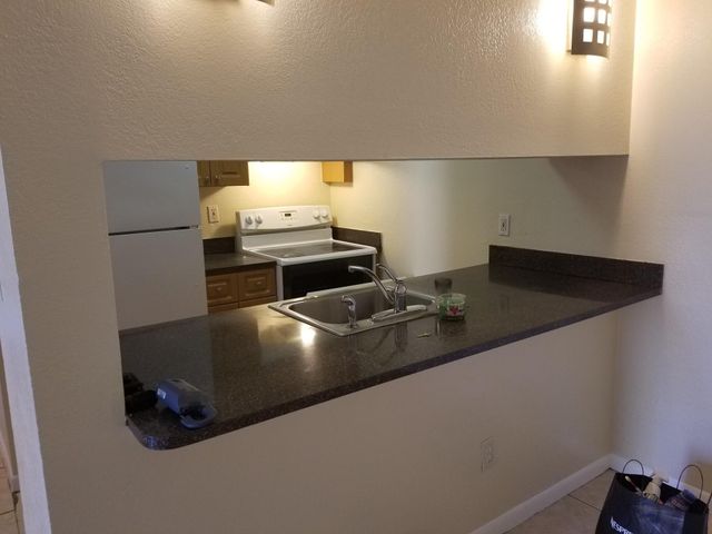 6023 10th Avenue N 114, Greenacres, FL 33463