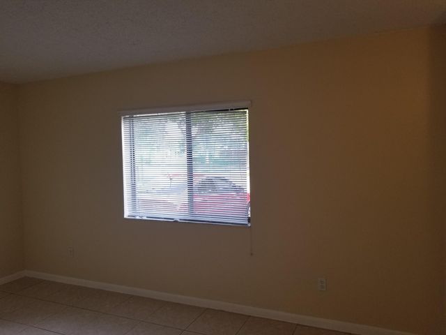 6023 10th Avenue N 114, Greenacres, FL 33463