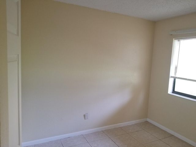 6023 10th Avenue N 114, Greenacres, FL 33463