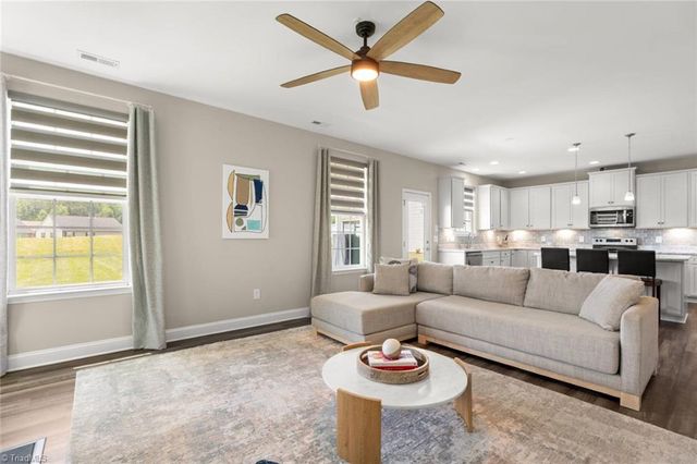 1827 Deveron Court, Kernersville, NC 27284