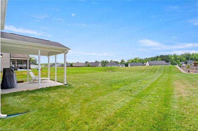 1827 Deveron Court, Kernersville, NC 27284