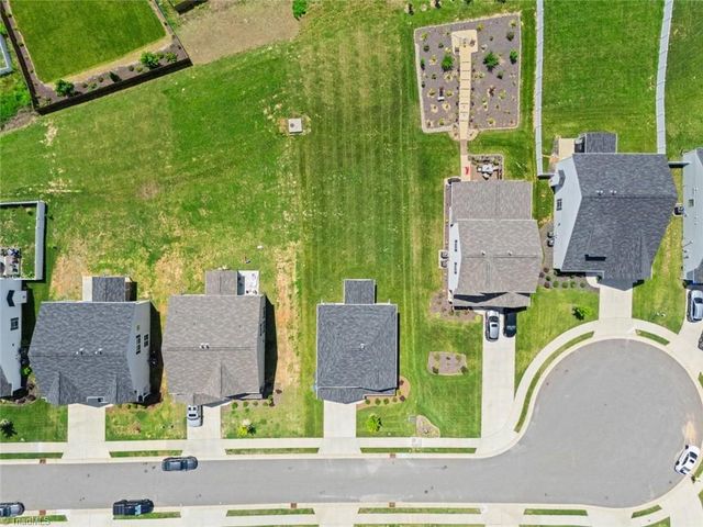1827 Deveron Court, Kernersville, NC 27284
