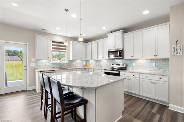 1827 Deveron Court, Kernersville, NC 27284