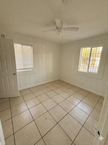 304 S Dawes Ave, Stockton, CA 95215