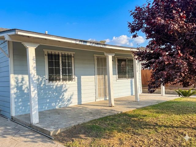 304 S Dawes Ave, Stockton, CA 95215