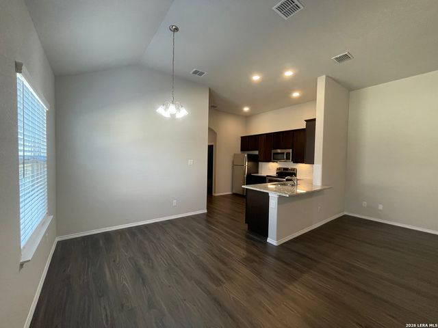 9216 Canyon Bnd, Converse, TX 78109