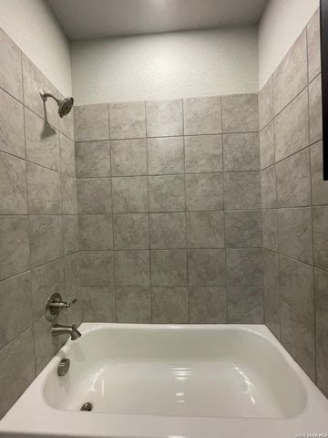 9216 Canyon Bnd, Converse, TX 78109