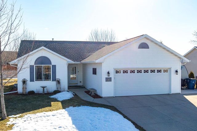 286 GOLDENROD DRIVE, Omro, WI 54963