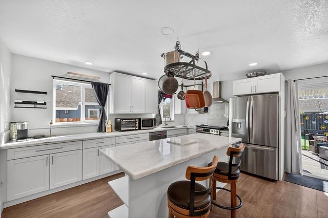 6212 Wildomar Way, Carmichael, CA 95608