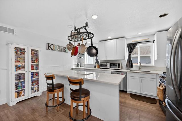 6212 Wildomar Way, Carmichael, CA 95608