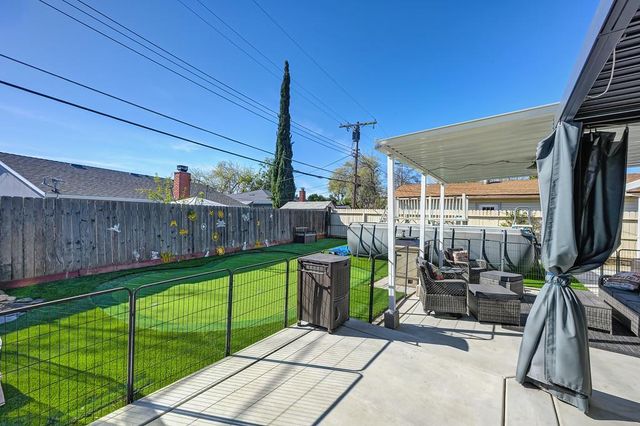 6212 Wildomar Way, Carmichael, CA 95608