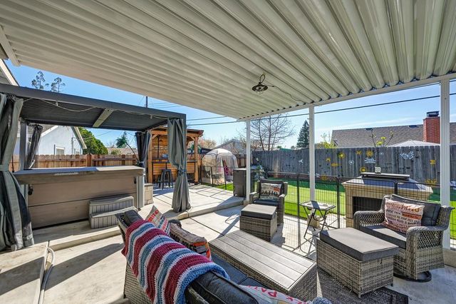 6212 Wildomar Way, Carmichael, CA 95608