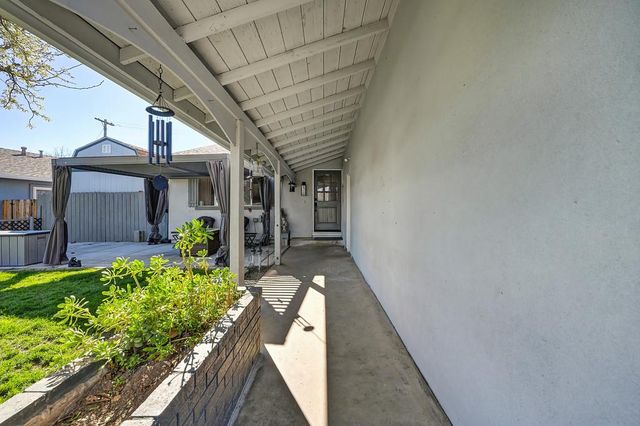 6212 Wildomar Way, Carmichael, CA 95608