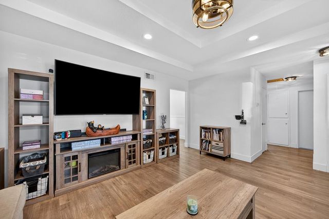 6212 Wildomar Way, Carmichael, CA 95608