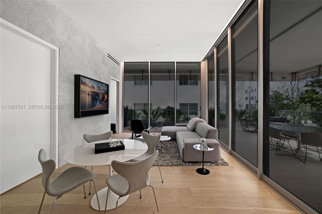 304 Ocean Dr 102, Miami Beach, FL 33139