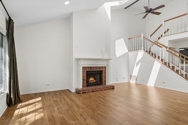 1422 James Court, Libertyville, IL 60048