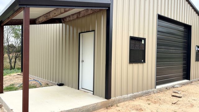 1655 S Hubbard Street, Alvord, TX 76225