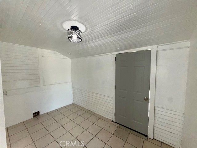 1270 S Indiana, East Los Angeles, CA 90023