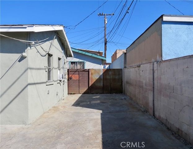 1270 S Indiana, East Los Angeles, CA 90023