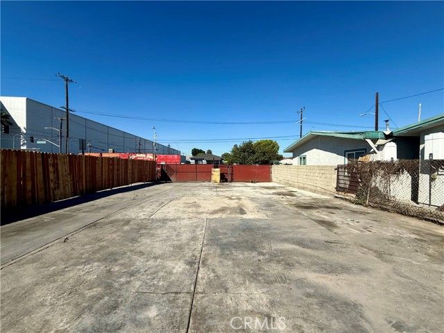 1270 S Indiana, East Los Angeles, CA 90023
