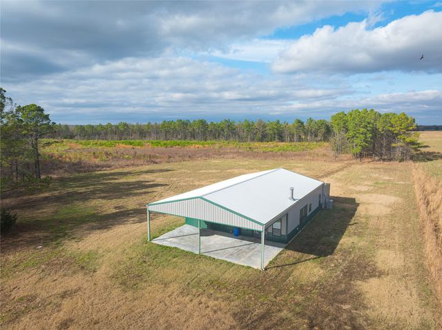 4930 US Highway 82, Clarksville, TX 75436