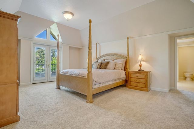 2857 W Cromwell Avenue, Fresno, CA 93711