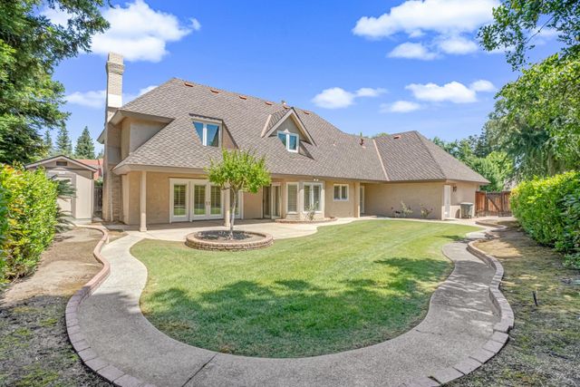 2857 W Cromwell Avenue, Fresno, CA 93711